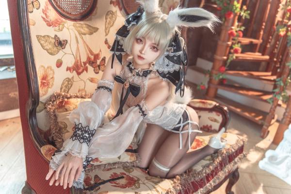 狐玖玖 碧蓝航线 可畏 白兔女郎 [25P-664MB] Cosplay写真第 14 张