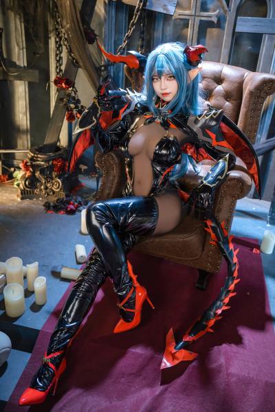 狐玖玖 碧蓝航线 雷根斯堡 [20P-307MB] Cosplay写真第 8 张