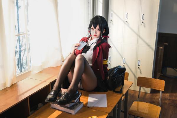 狐玖玖 碧蓝航线 大凤 JK [20P-332MB] Cosplay写真第 18 张