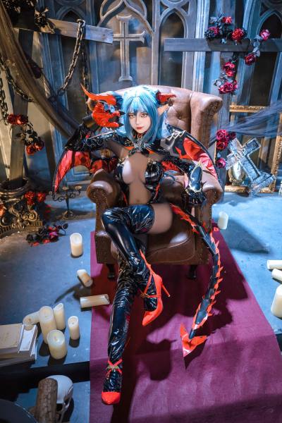 狐玖玖 碧蓝航线 雷根斯堡 [20P-307MB] Cosplay写真第 11 张