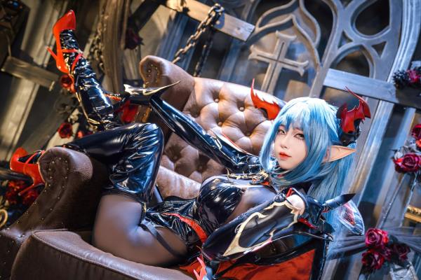 狐玖玖 碧蓝航线 雷根斯堡 [20P-307MB] Cosplay写真第 12 张